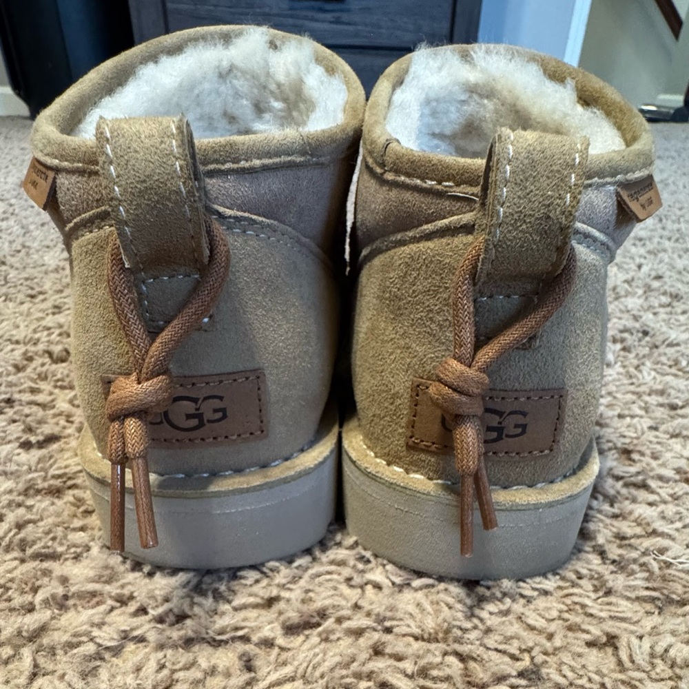 Ultra Mini Crafted Regenerate UGGS - Picture 4 of 6